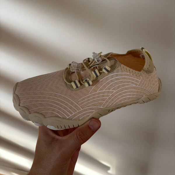 Blije klant met haar nieuwe Cotta Flow Apricot barefoot schoenen
